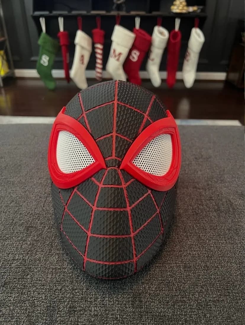 Miles Morales – Siyah & Kırmızı Örümcek Maskesi 3D baskı koleksiyon maskesi