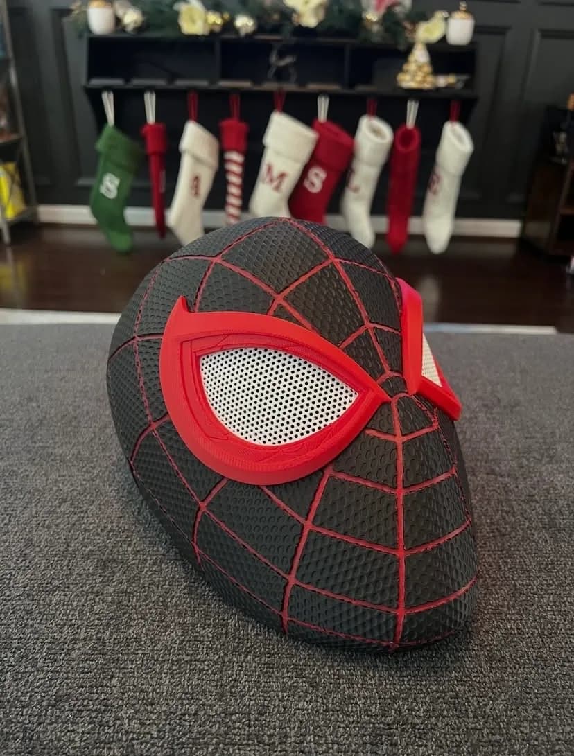 Miles Morales – Siyah & Kırmızı Örümcek Maskesi 3D baskı koleksiyon maskesi