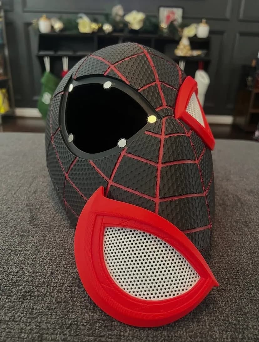 Miles Morales – Siyah & Kırmızı Örümcek Maskesi 3D baskı koleksiyon maskesi