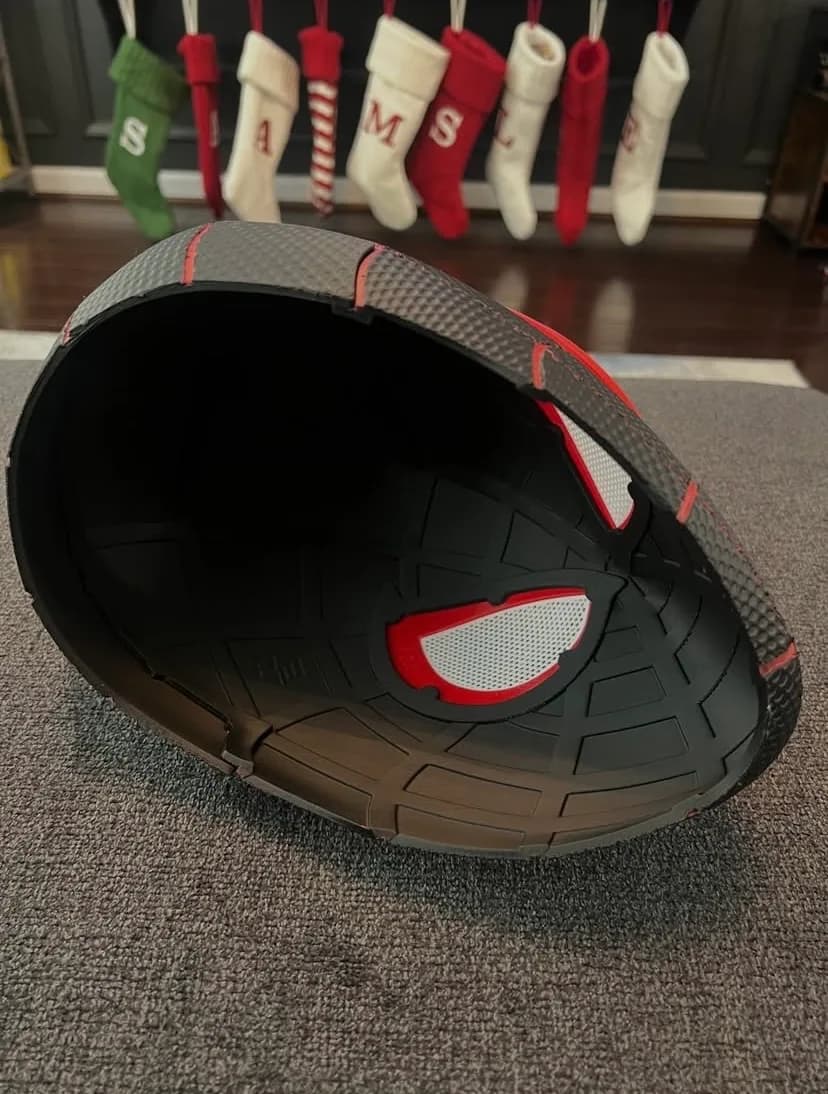 Miles Morales – Siyah & Kırmızı Örümcek Maskesi 3D baskı koleksiyon maskesi