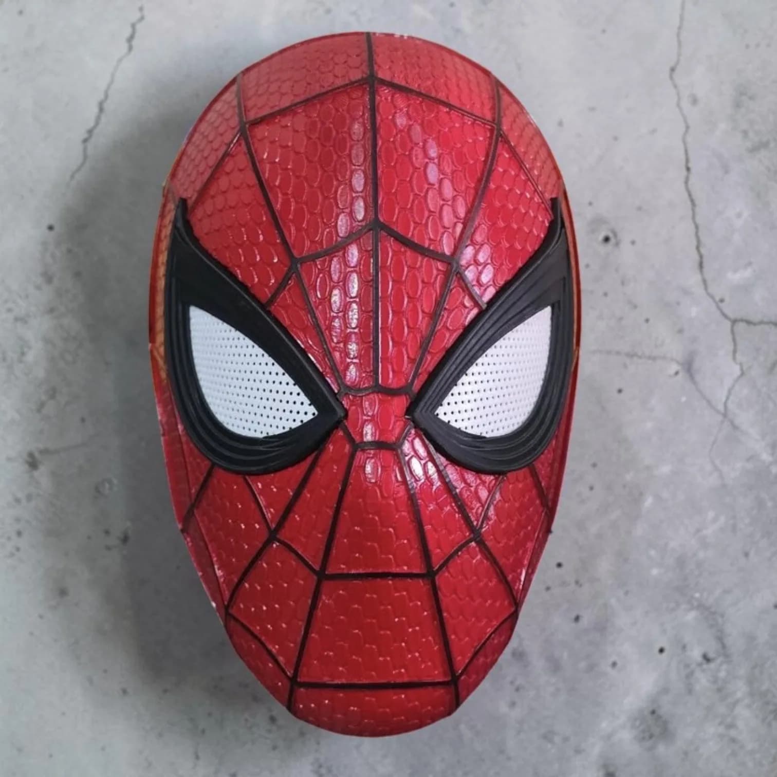 Spider-Man – Klasik Kırmızı Örümcek Maskesi standlı 3D baskı maske